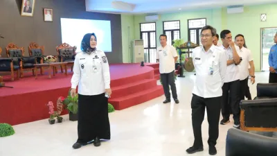 Tingkatkan Kinerja ASN, Wagub Hellyana Kunjungi BKPSDMD