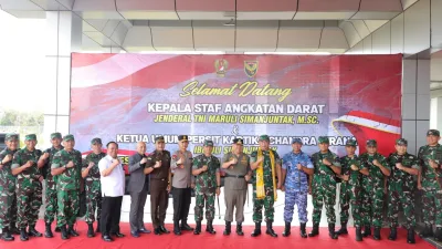 Tiba di Babel, Kasad Maruli Simanjuntak Disambut Hangat Gubernur Hidayat Arsani