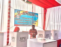 Prof. Udin dan Keluarga Gunakan Hak Pilih di TPS 03 Kelurahan Kejaksaan