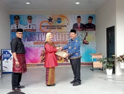 Walikota Kukuhkan Susanti Saparudin Menjadi Bunda Literasi