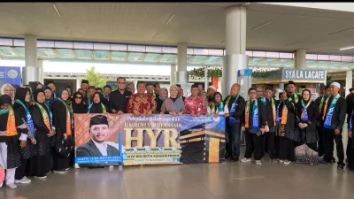 Pemkot Pangkalpinang Lepas 69 Guru Pangkalpinang Berangkat Umroh VIP Difasilitasi Haji Hanta Yuda Rasyid