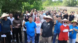 Kolaborasi Kiok Bangka dan Relawan Lintas Daerah, Wali Kota Pangkalpinang Apresiasi Aksi Sosial dan Penanaman Mangrove di Ketapang