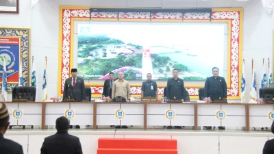 Gubernur Hidayat Arsani Resmi Terima Rekomendasi DPRD atas LKPJ Tahun 2025