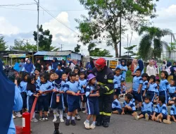 Belajar Dan Kenalkan Edukasi Pemadam Kebakaran Anak TK Pertiwi Kunjungi Damkar Kota Pangkalpinang